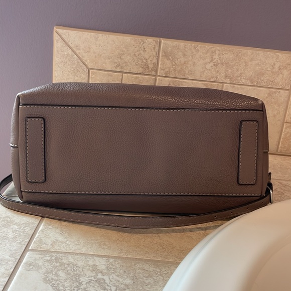 EUC Tory Burch McGraw triple compartment crossbody satchel tote - Picture 5 of 12